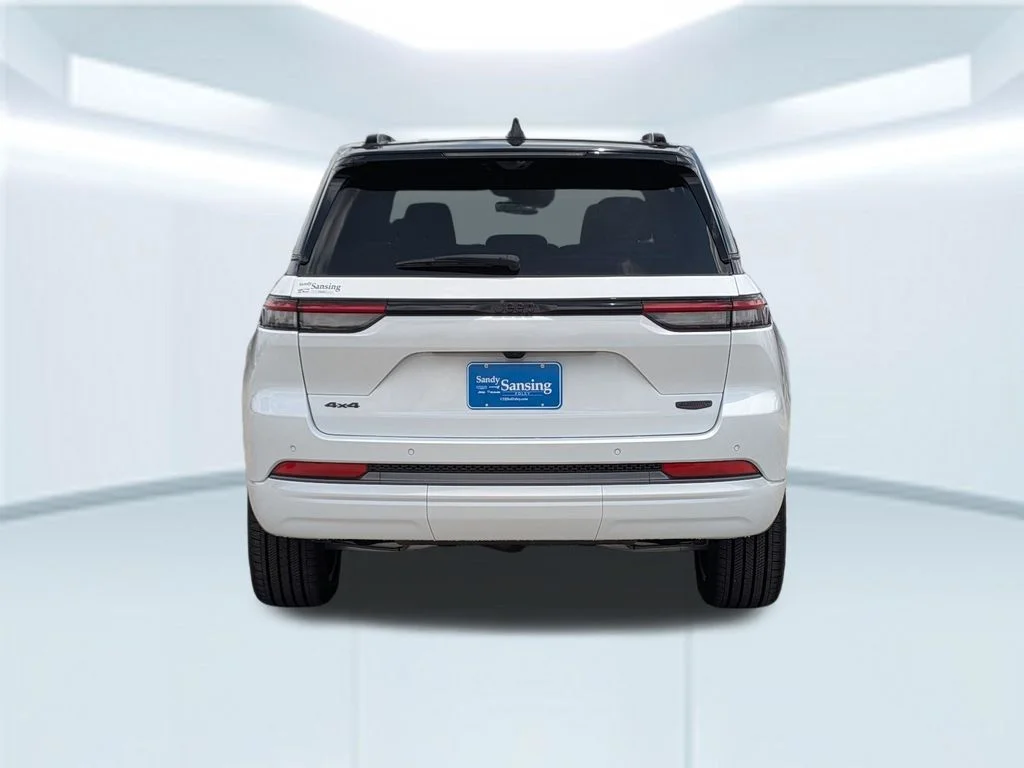 New 2026 White Jeep Summit image 6