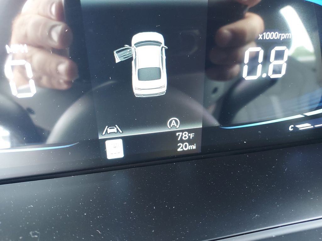 New 2026 White Hyundai SE image 16