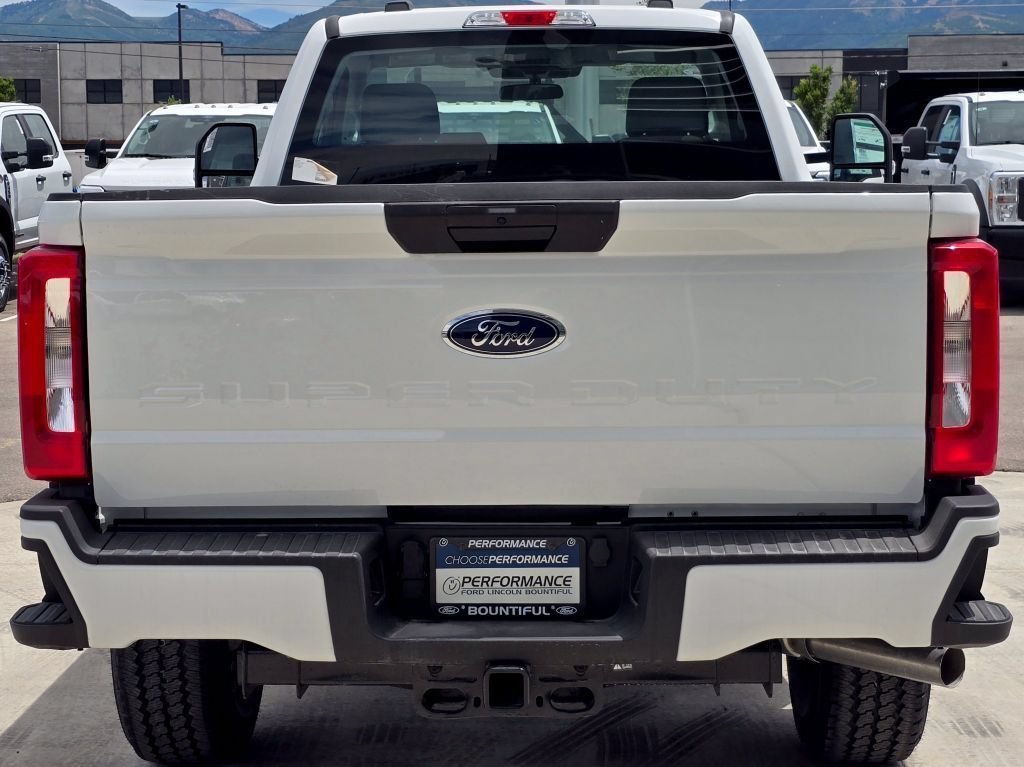New 2026 Oxford White Ford XL/STX image 20