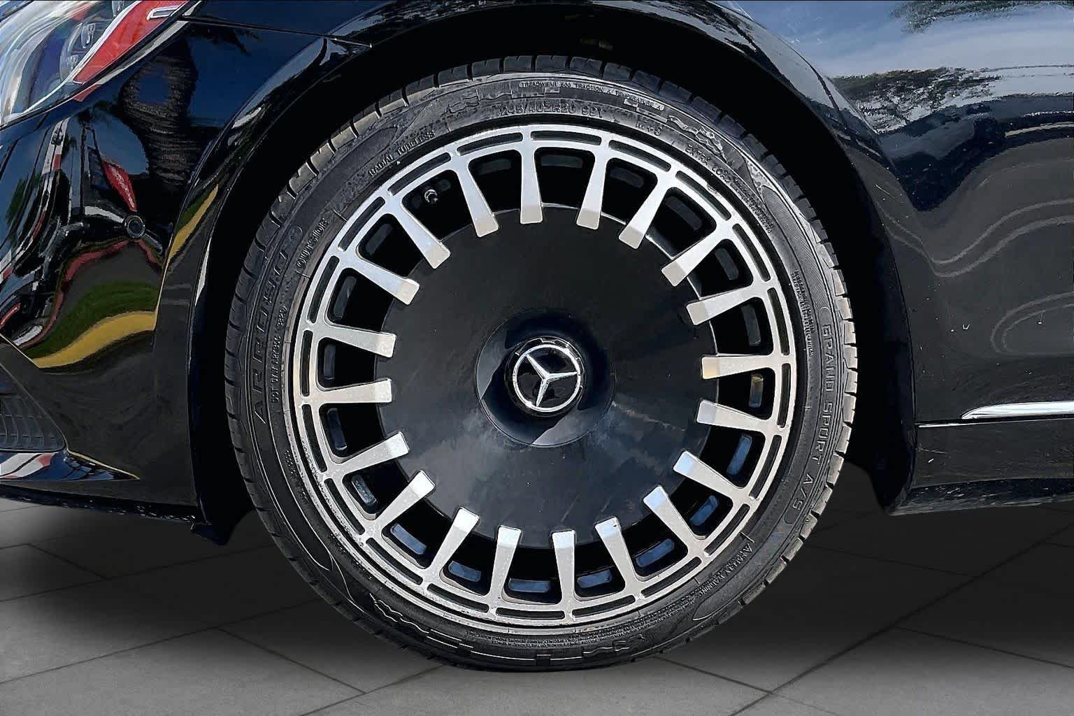 Used 2018 Black Mercedes-Benz S 560 image 10