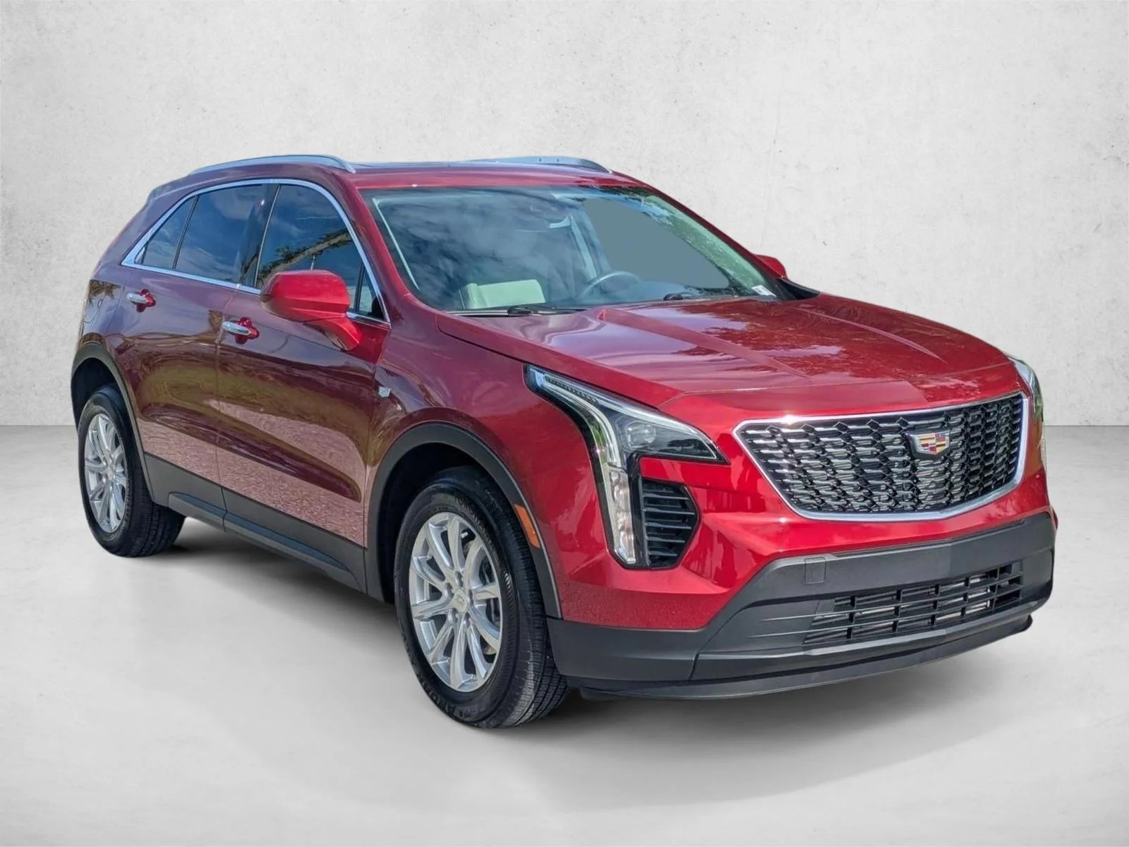 Used 2022 Infrared Tintcoat Cadillac FWD Luxury image 3