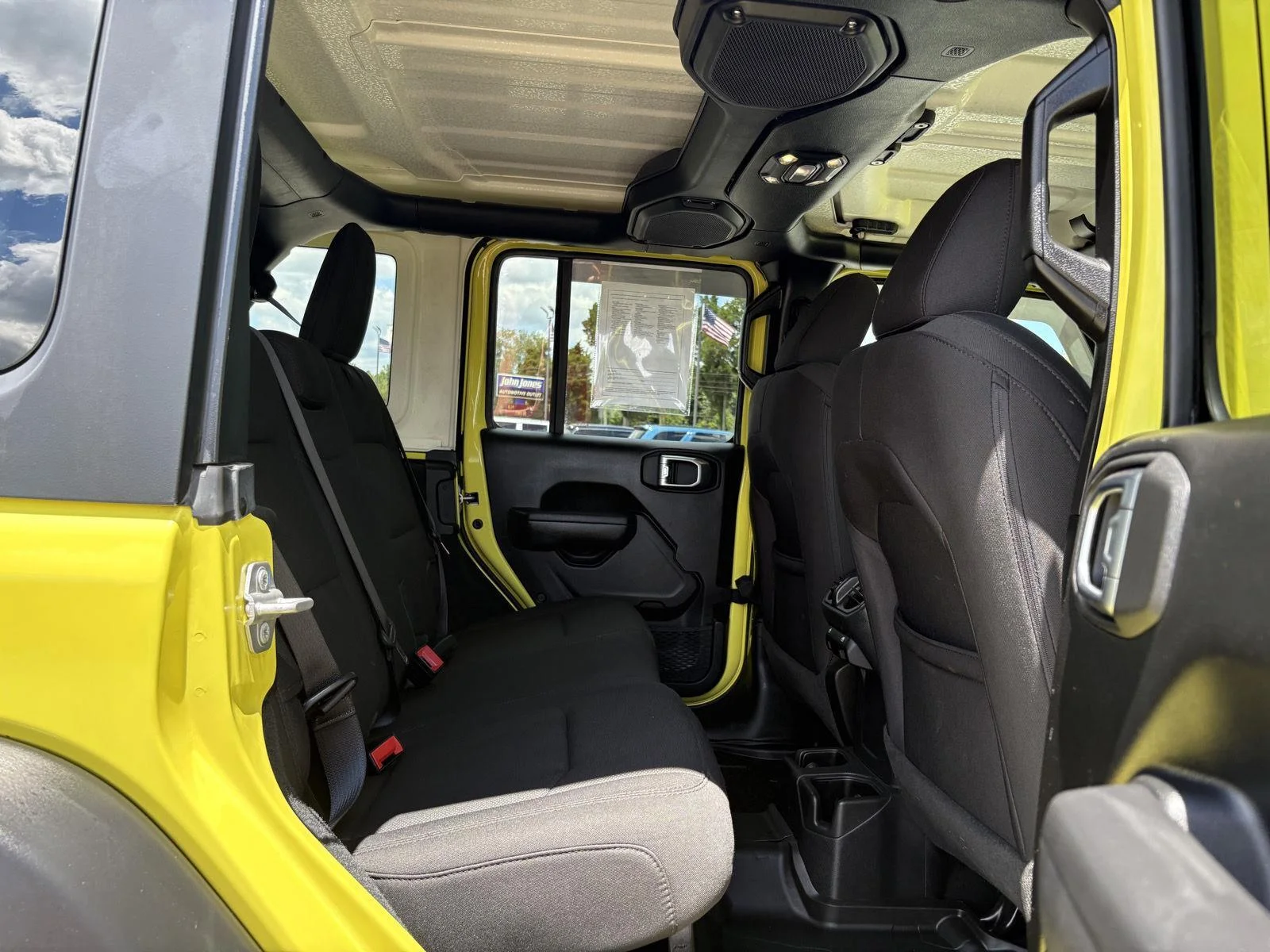 Used 2022 High Velocity Clearcoat Jeep Unlimited Sport S image 12