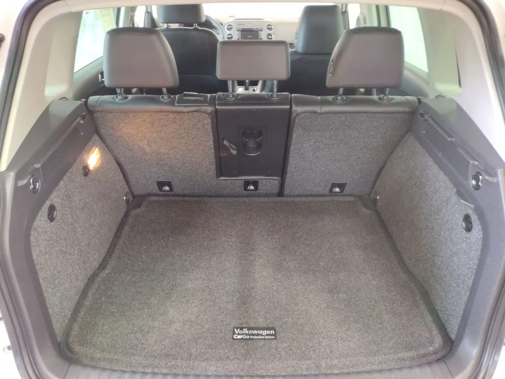 Used 2014 White Volkswagen SE image 17