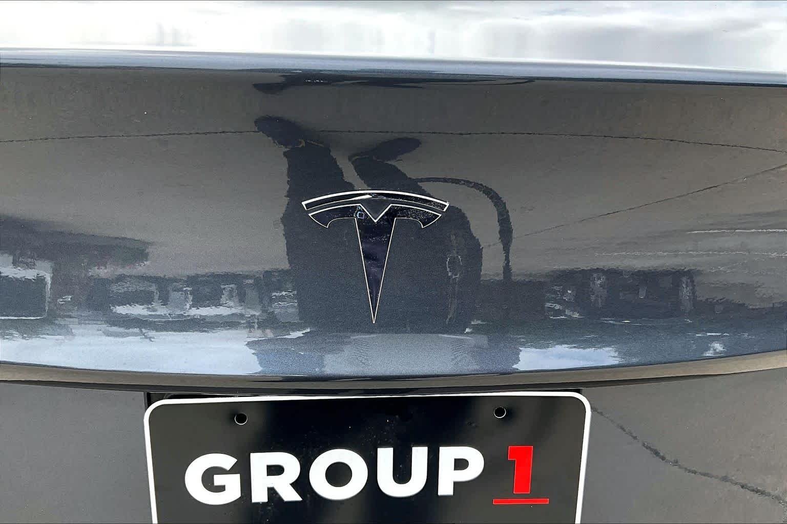 Used 2023 Deep Blue Metallic Tesla  image 9