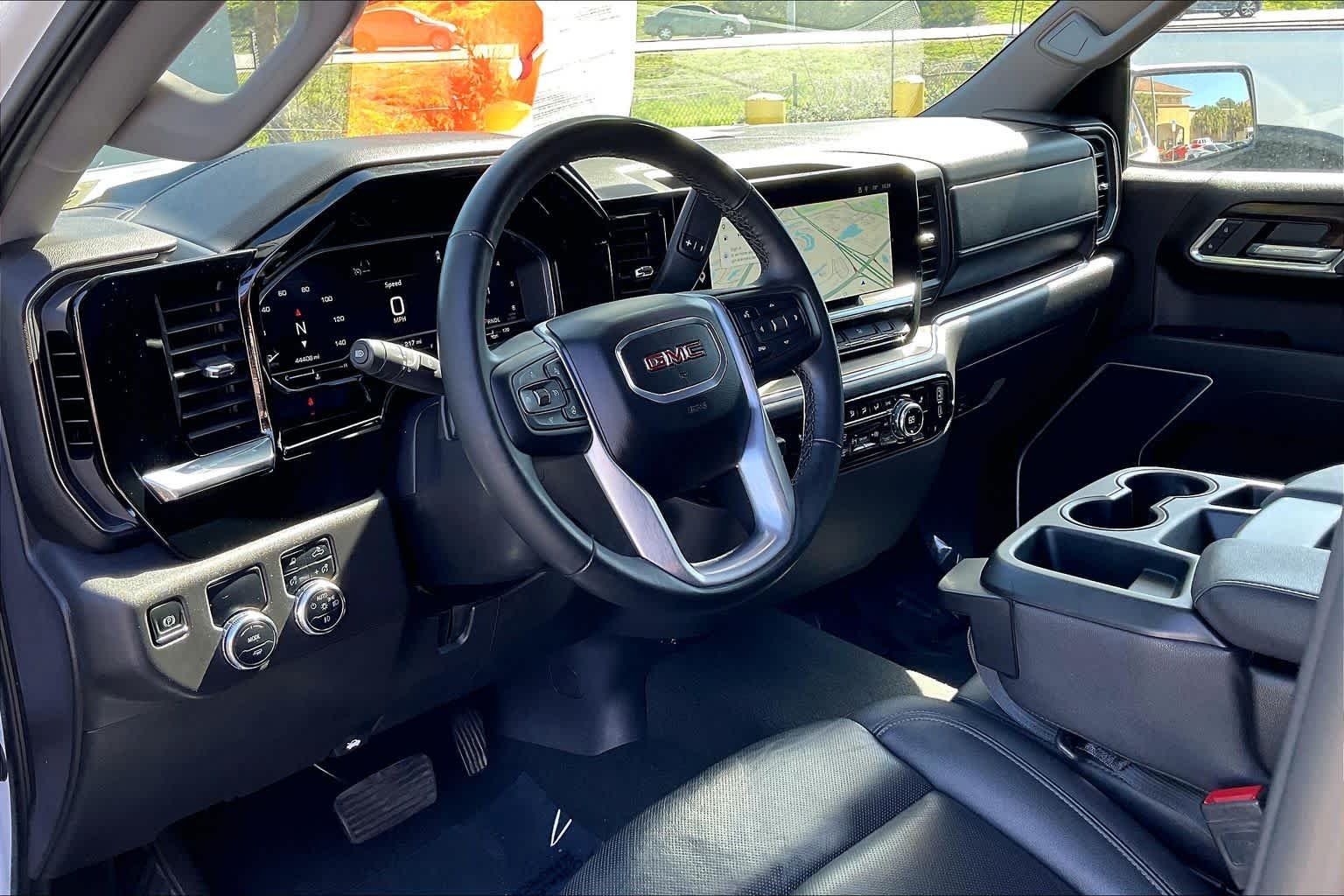 2025 GMC Sierra 1500 SLT - Photo 14