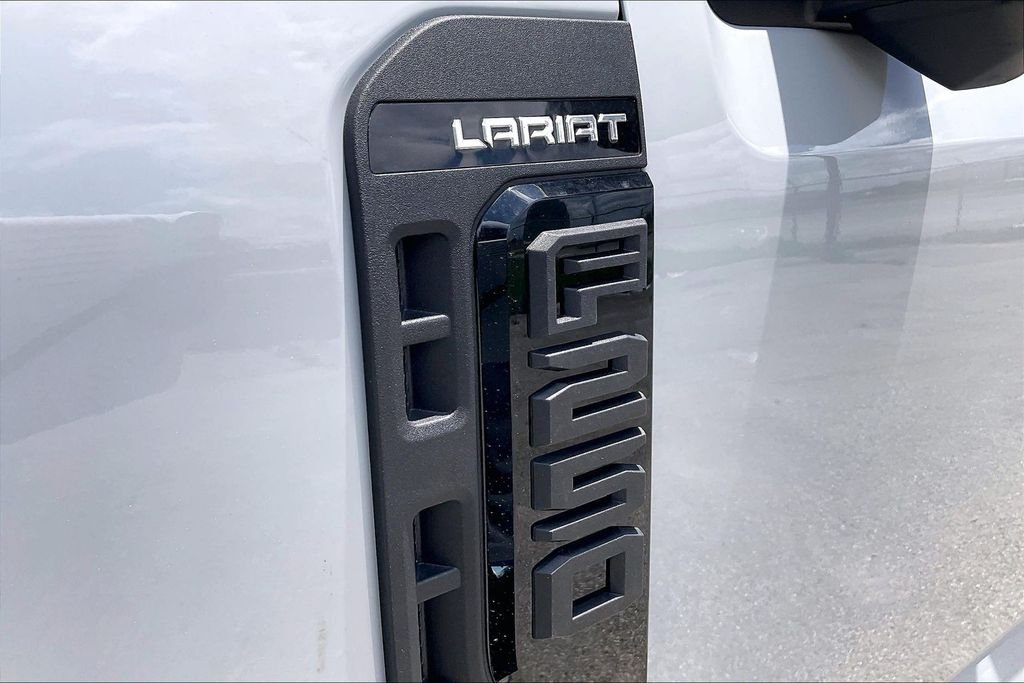 New 2026 Ford Super Duty F-250 Lariat 4D Crew Cab