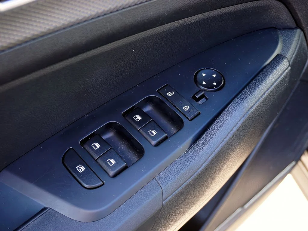 2023 Kia Sportage LX - Photo 17