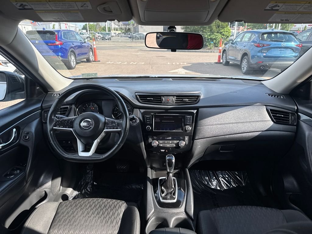 Used 2018 Silver Nissan SV image 12