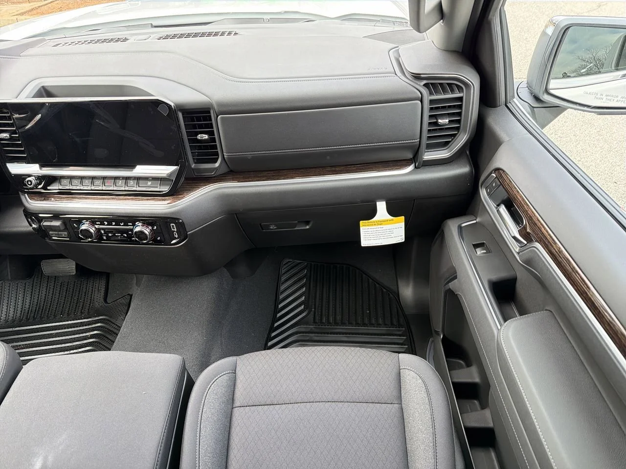 New 2026 Summit White GMC SLE image 24