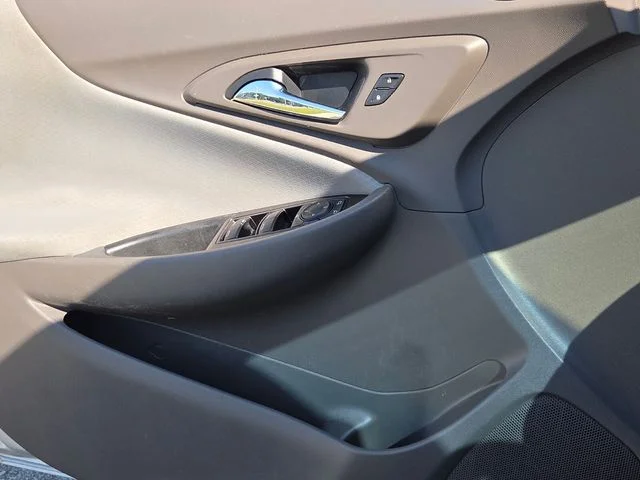Used 2016 Silver Chevrolet LS image 25