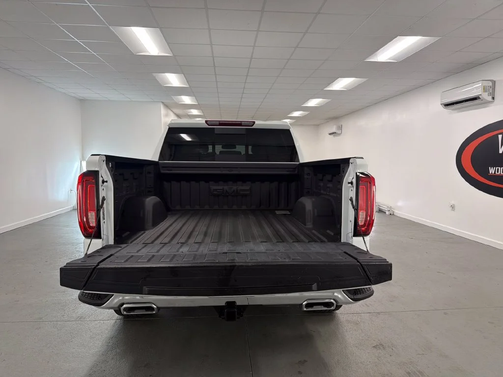Used 2025 Summit White GMC SLT image 7