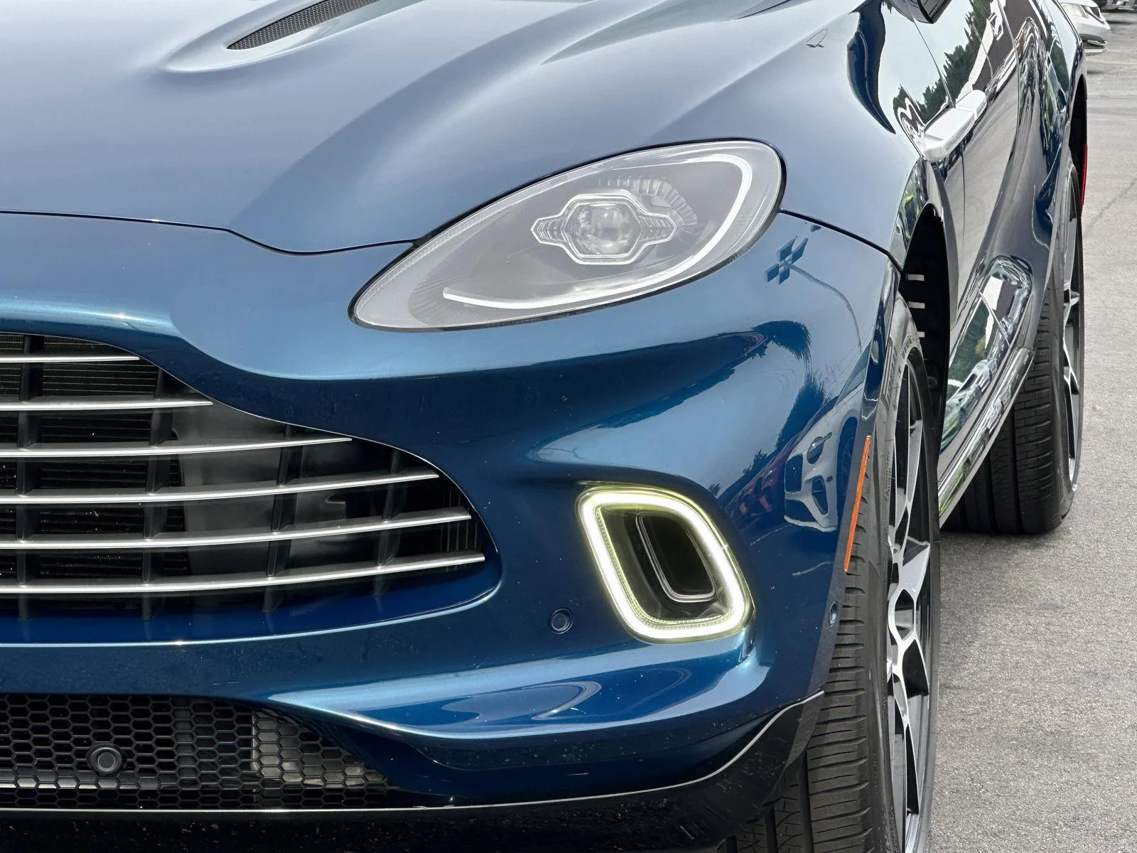 Used 2021 Ocellus Teal Aston Martin Base image 49