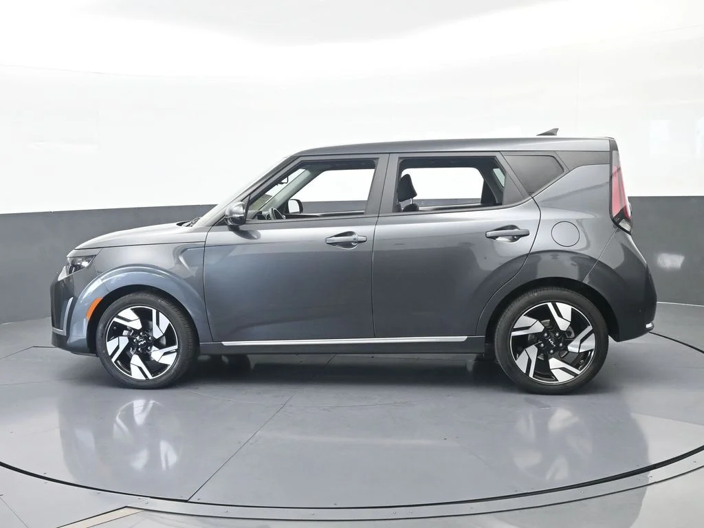 Used 2024 Gravity Gray Kia GT-Line image 2