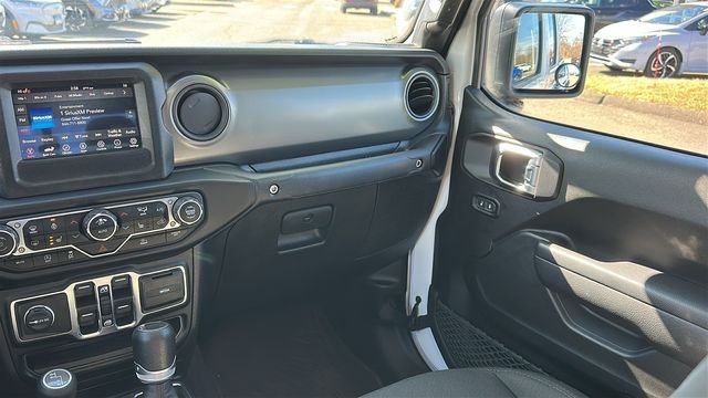 Used 2023 White Jeep Willys image 23