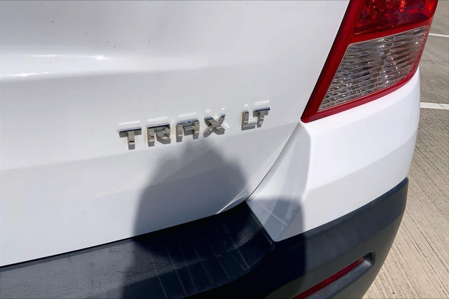 Used 2016 Summit White Chevrolet LT image 10
