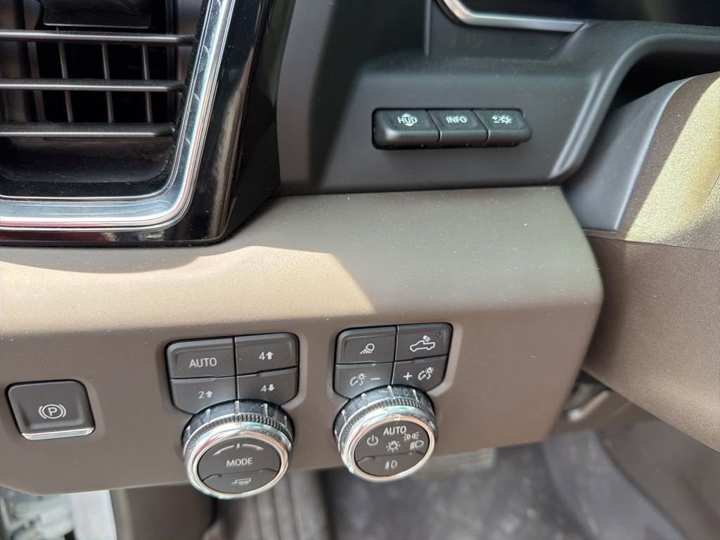 Used 2025 White GMC Denali image 17