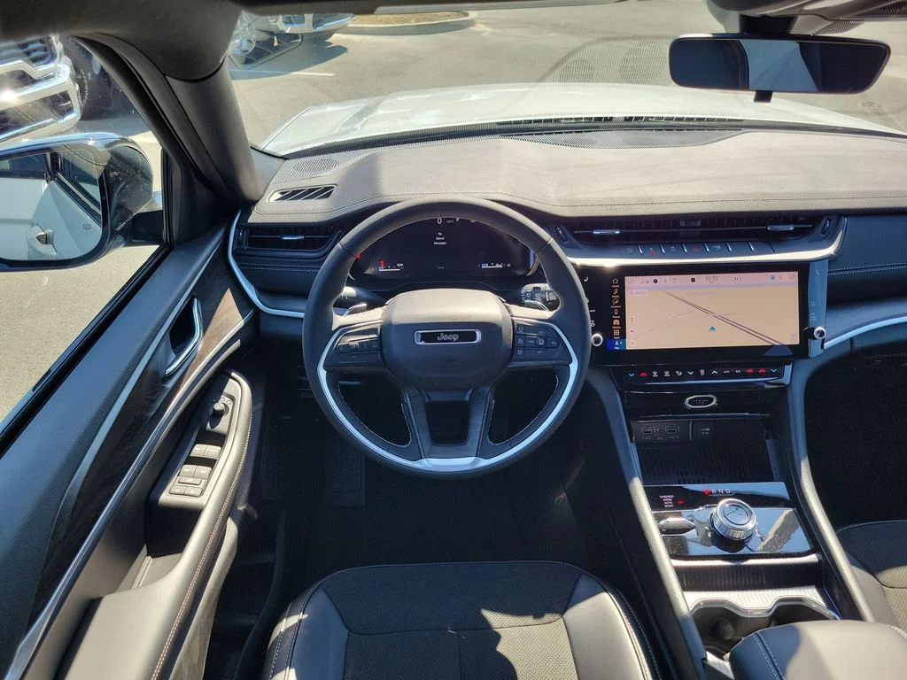 New 2026 Silver Zynith Jeep Altitude image 24