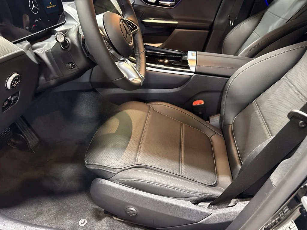 Used 2027 Black Mercedes-Benz GLC 300 image 15