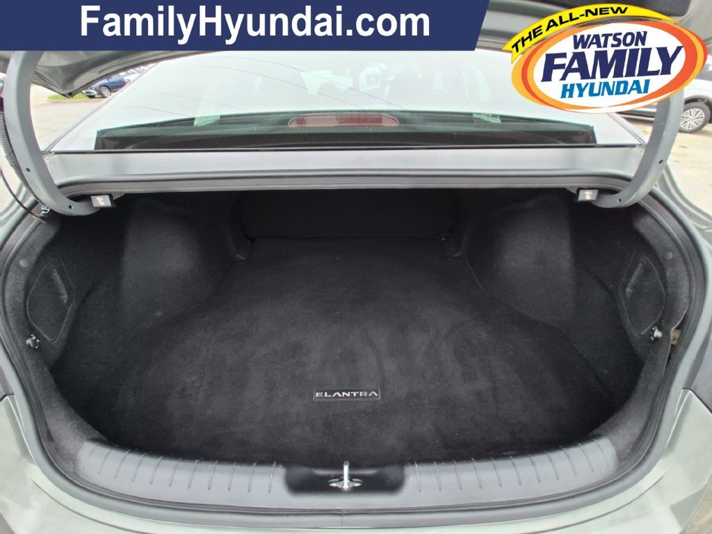 2025 Hyundai Elantra SEL - Photo 25