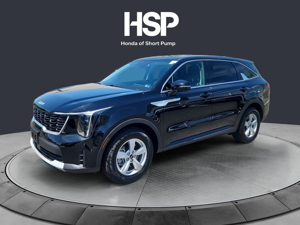 2025 Kia Sorento LX AT's photo
