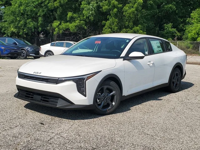 2025 Kia K4 LXS