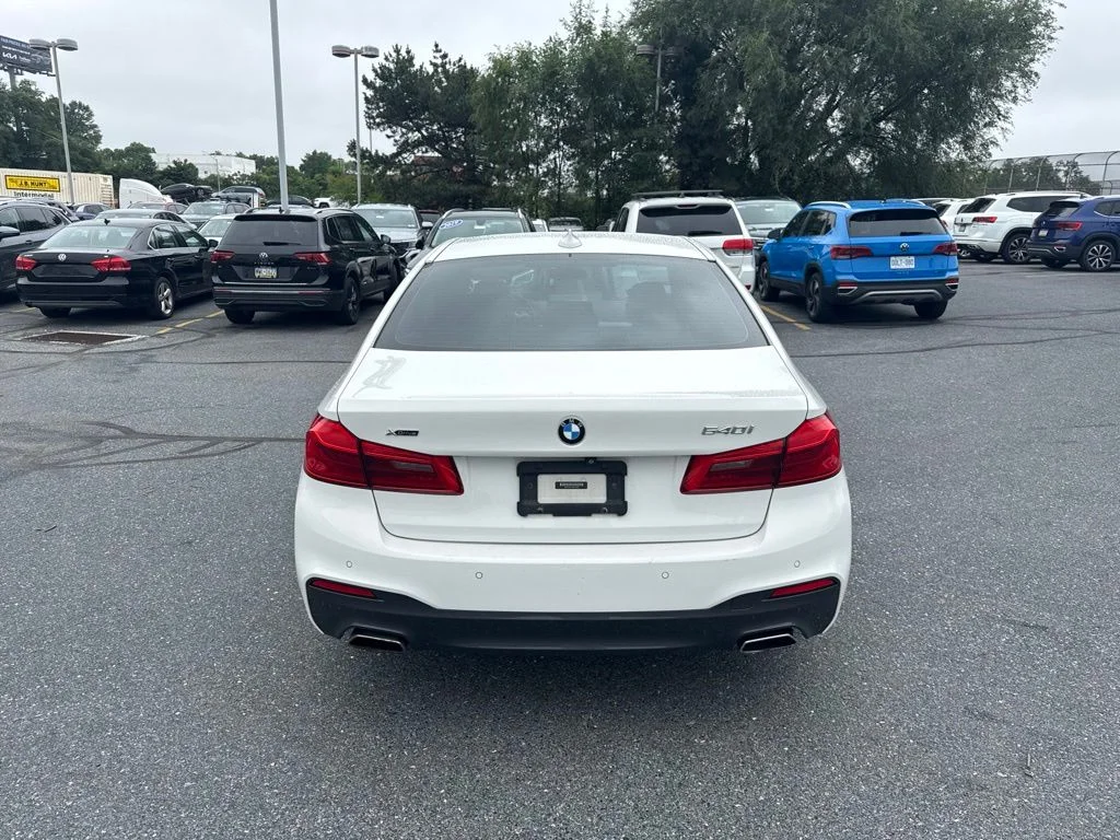 Used 2019 Alpine White BMW 540i xDrive image 21