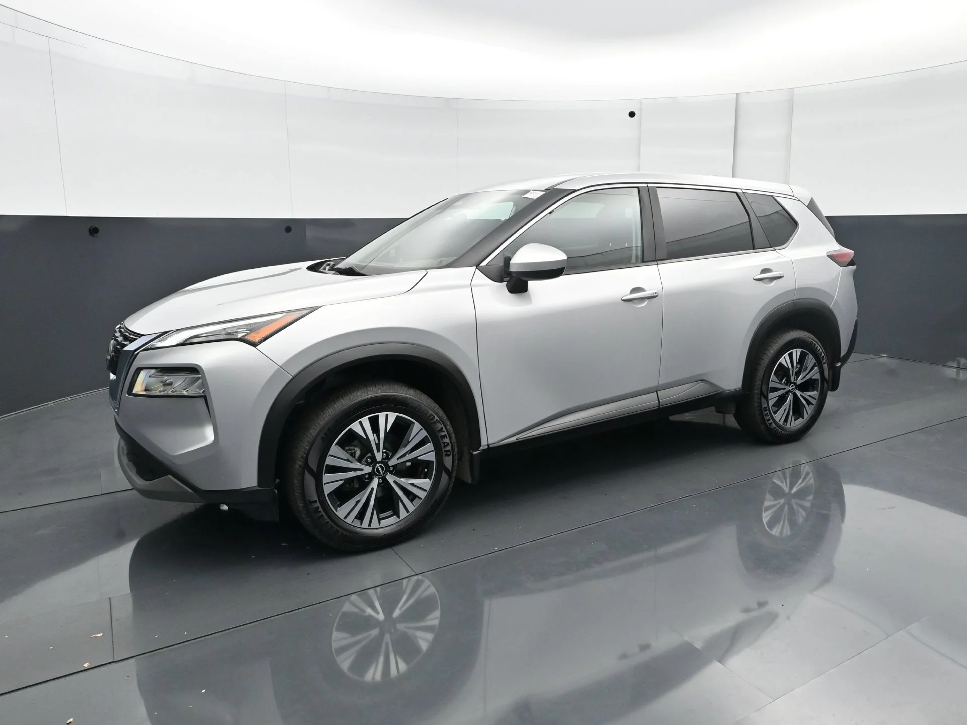 Used 2023 Nissan Rogue SV with VIN 5N1BT3BB6PC884417 for sale in Burnsville, Minnesota