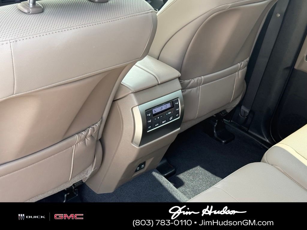 Used 2022 Silver Lexus 460 image 27