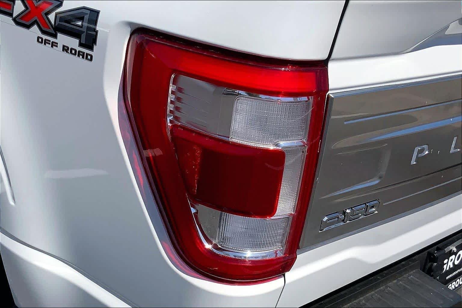 Used 2022 Star White Metallic Tri-Coat Ford Platinum image 28