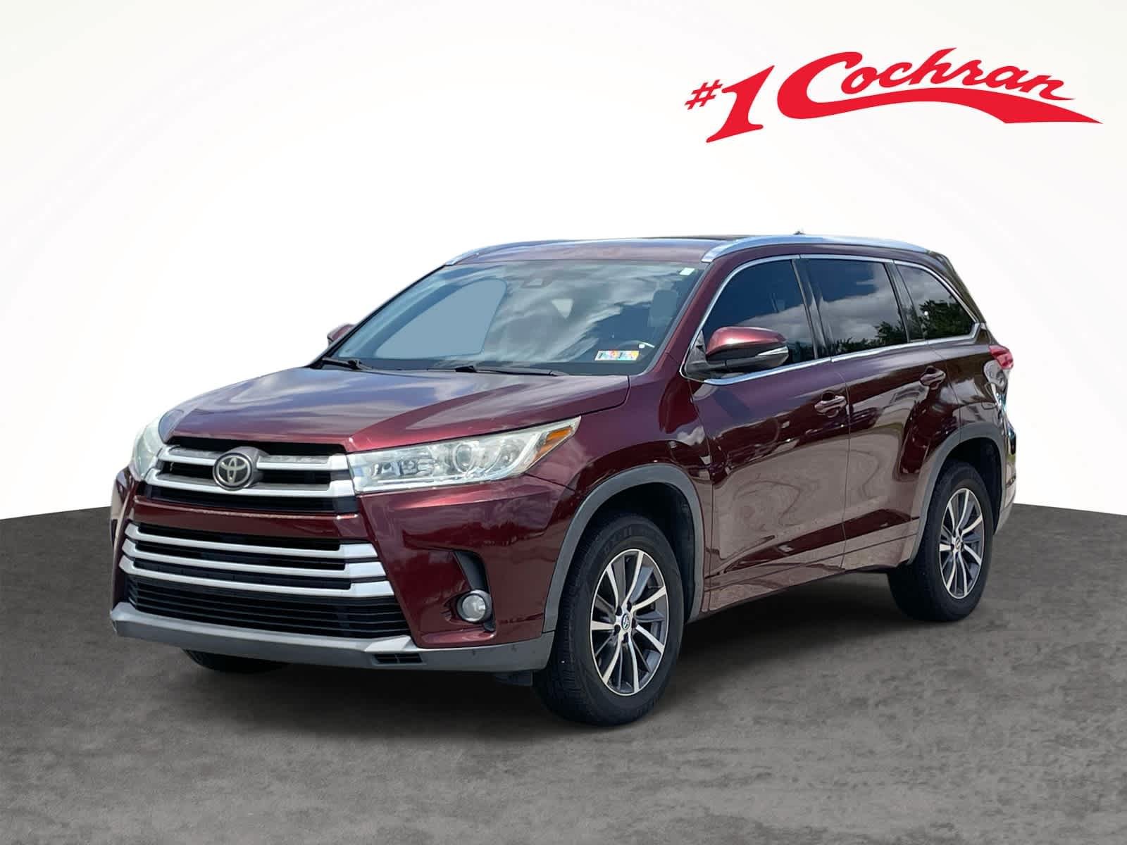 Used 2017 Ooh La La Rouge Mica Toyota XLE image 16