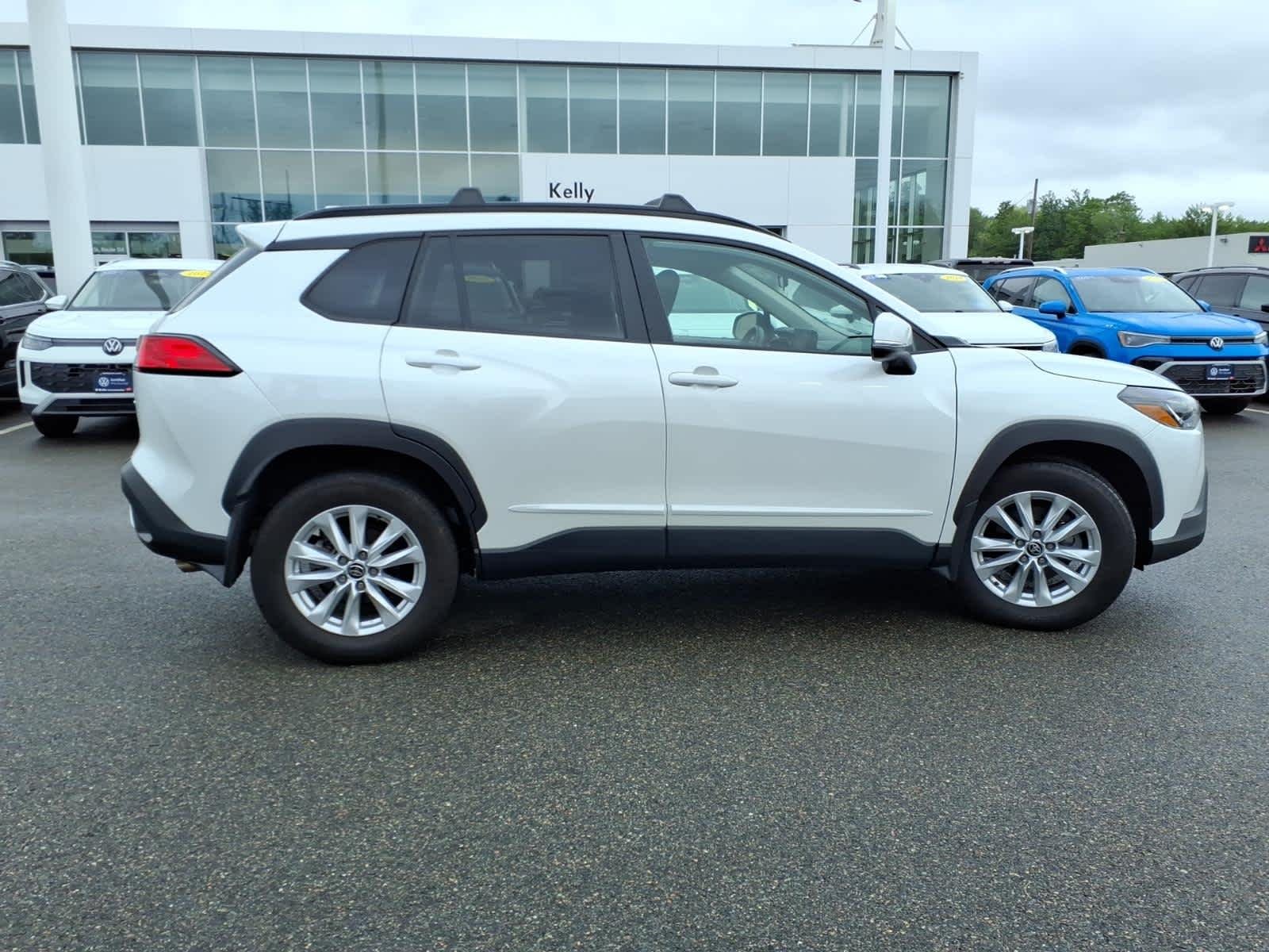 Used 2023 Wind Chill Pearl Toyota LE image 4