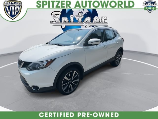 Used 2017 White Nissan SL image 4