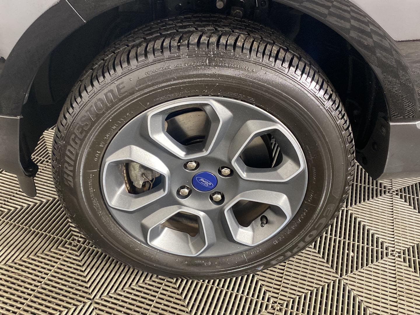 Used 2022 Shadow Black Ford S image 25