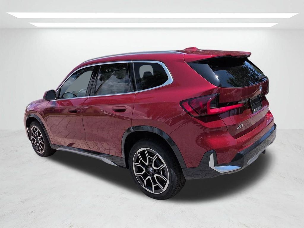 New 2026 Vegas Red Metallic BMW xDrive28i image 6