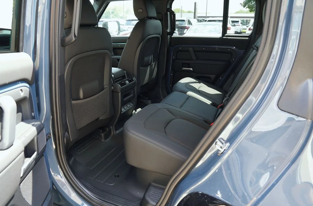 New 2026 Tasman Blue Land Rover X-Dynamic SE image 31