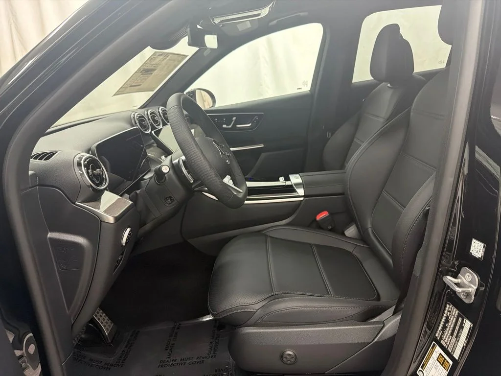 New 2027 Black Mercedes-Benz GLC 300 image 12