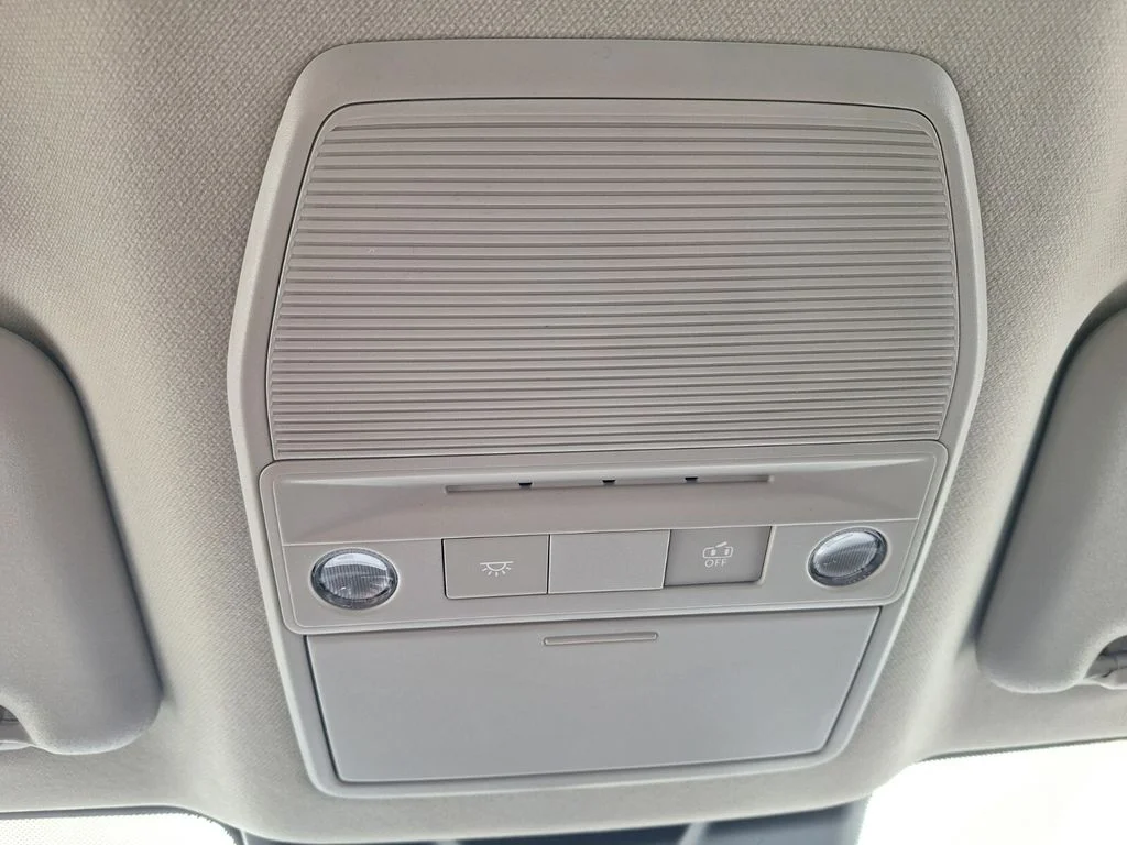 Used 2026 Scarlet Nissan SV image 19