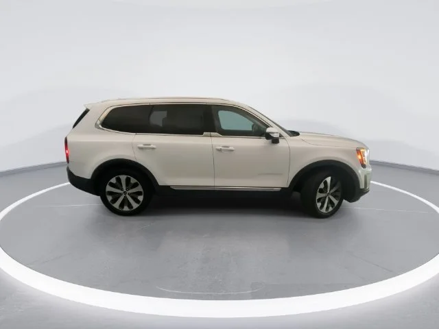 Used 2021 White Kia EX image 5