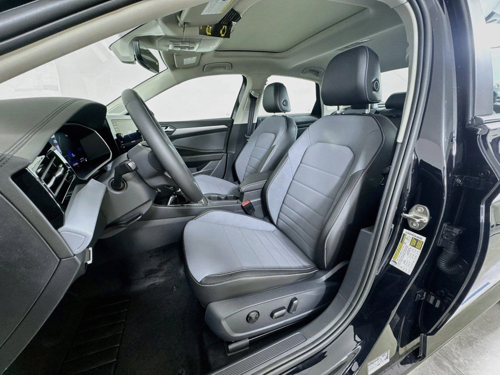 New 2027 Deep Black Pearl Volkswagen SE image 20