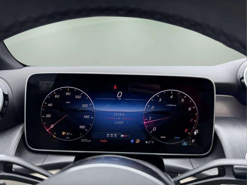Used 2025 Verde Silver Metallic Mercedes-Benz GLC 300 image 10