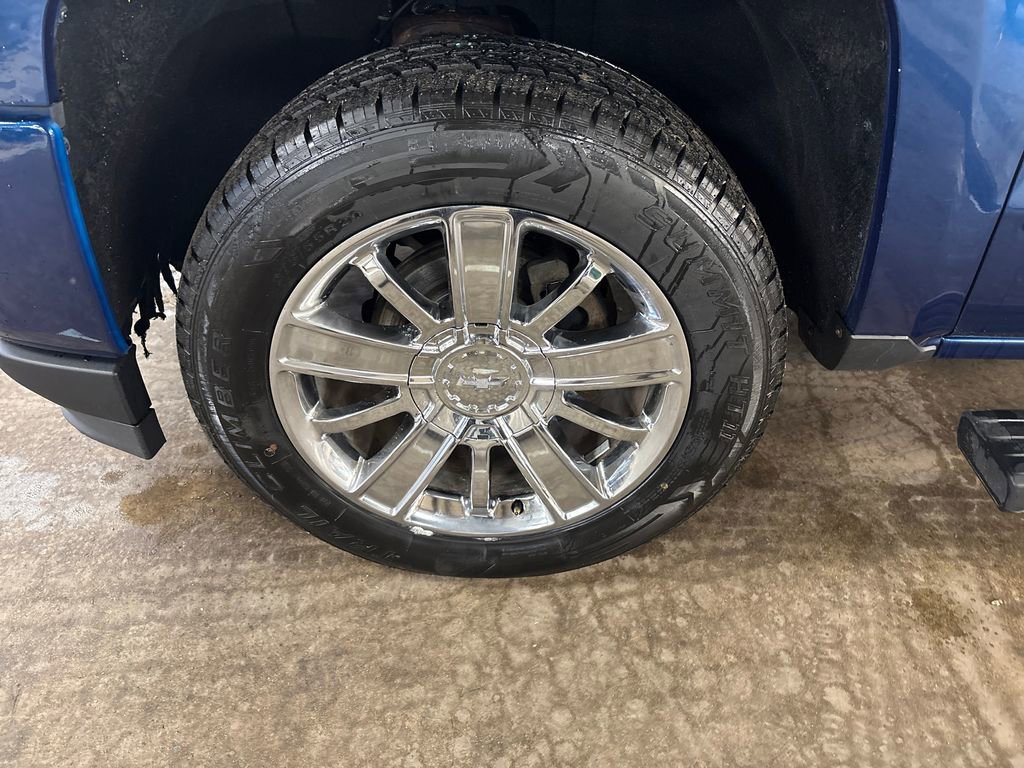 Used 2017 DEEP OCEAN BLUE METALLIC Chevrolet High Country image 11