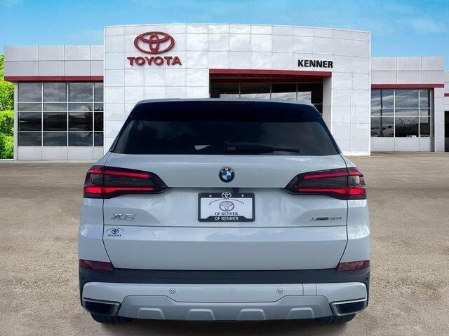 Used 2022 Mineral White Metallic BMW xDrive40i image 5