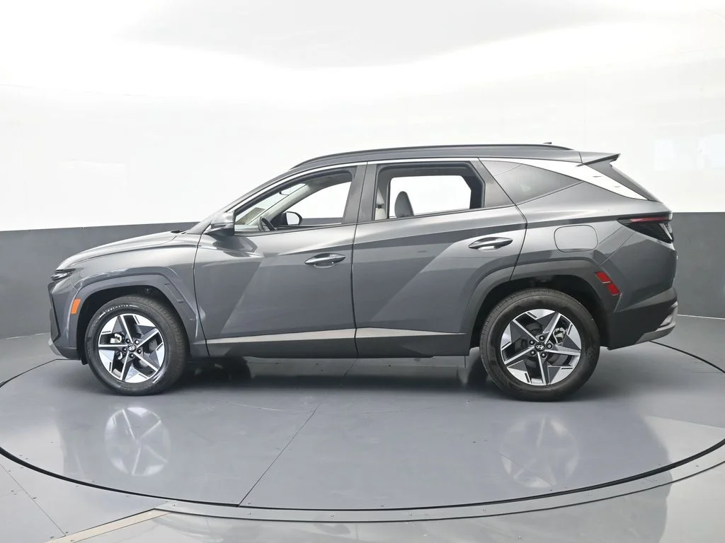 Used 2025 Ecotronic Gray Hyundai SEL Convenience image 2