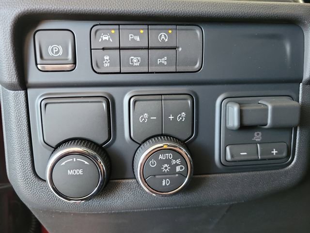 2026 Chevrolet Suburban Premier - Photo 13