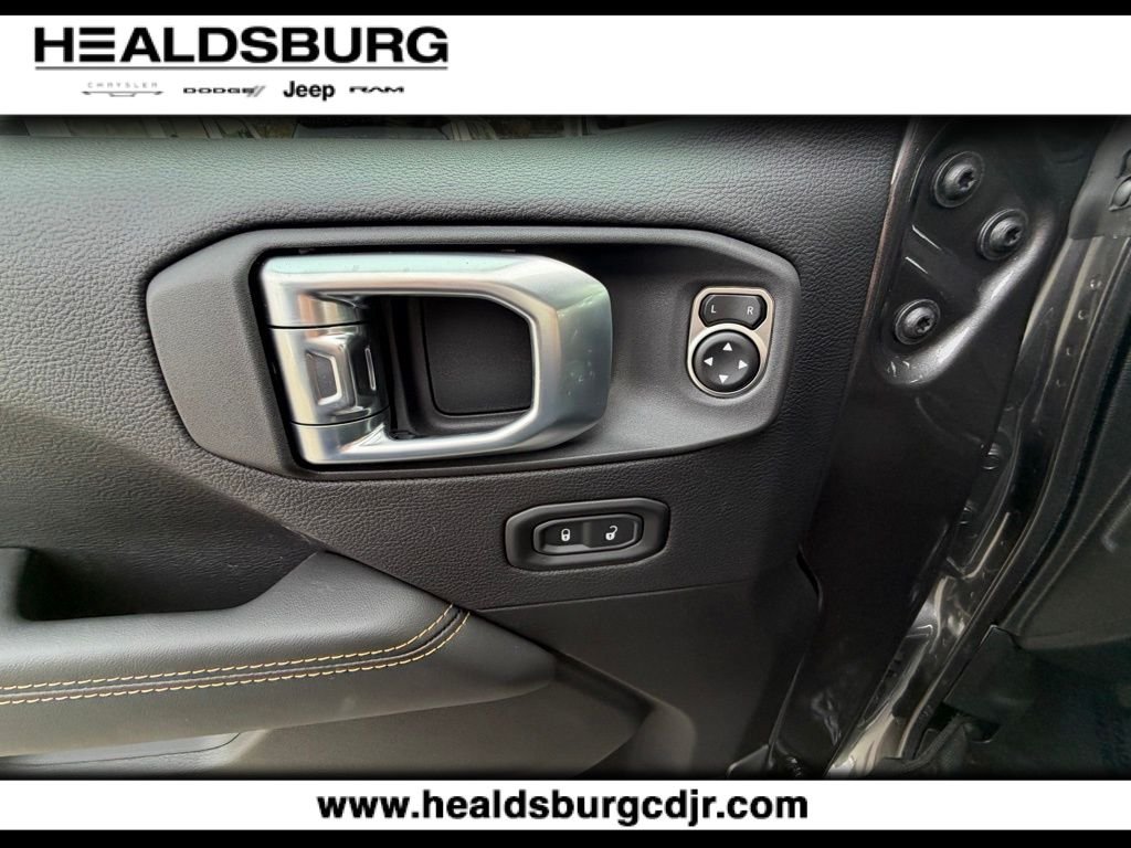 2026 Jeep Wrangler 4-Door Sahara - Photo 11