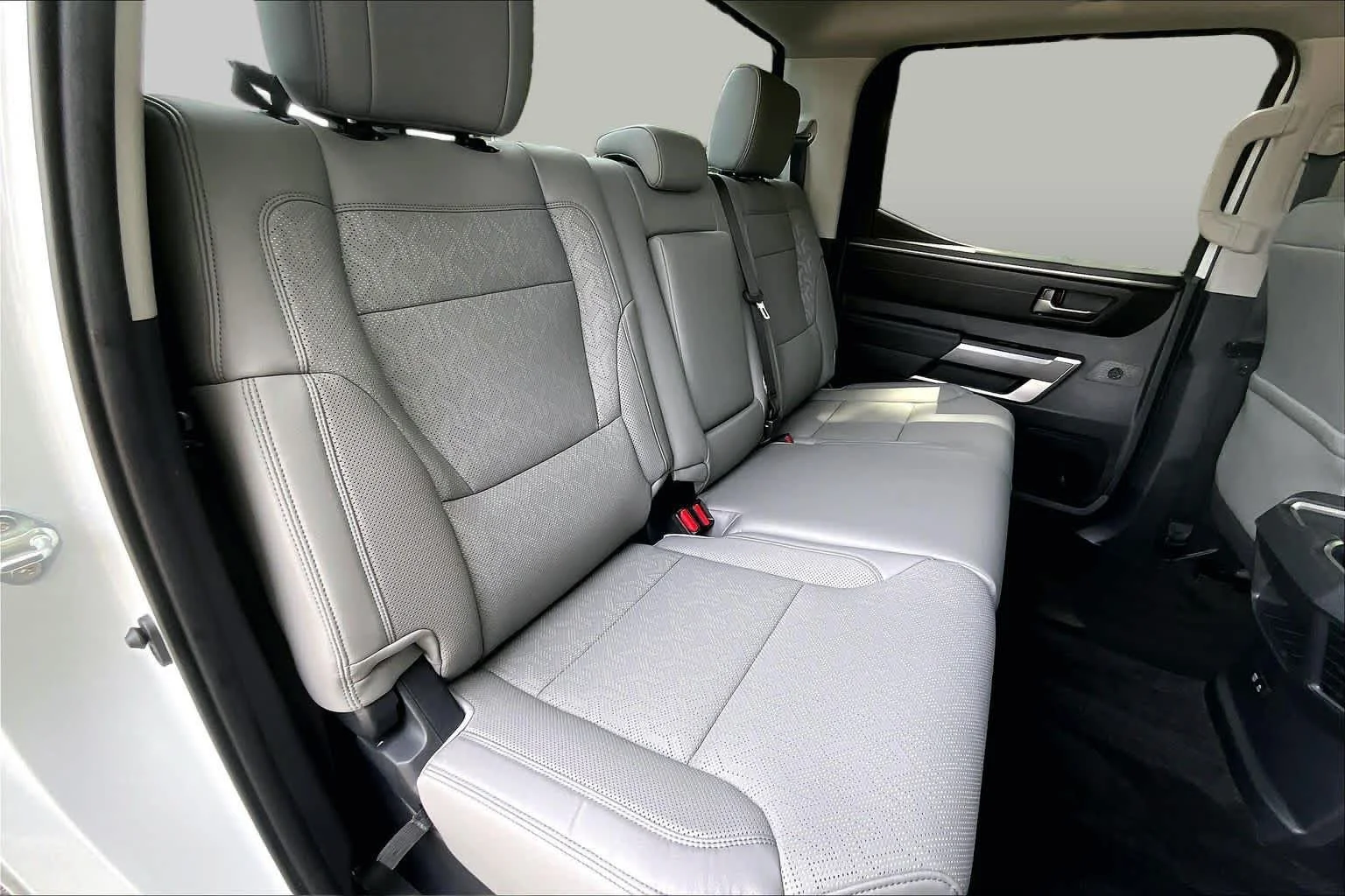 Used 2024 Ice Cap Toyota SR5 image 18