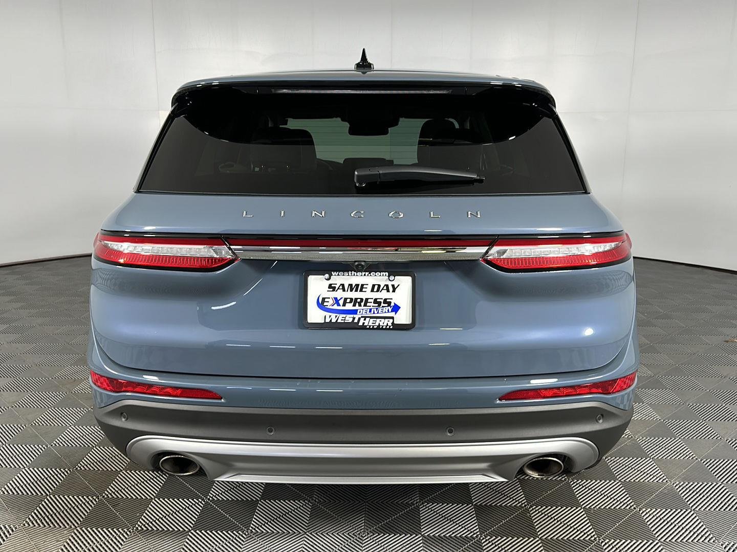Used 2024 Whisper Blue Metallic Clearcoat Lincoln Premiere image 23