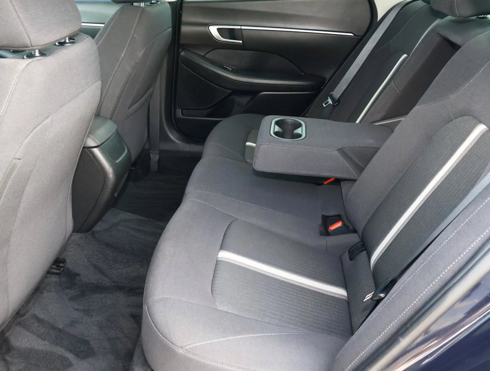Used 2024 Carbon Blue Hyundai SEL image 18