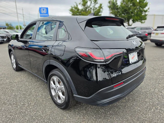 Used 2024 Crystal Black Pearl Honda 5DR AWD LX image 4