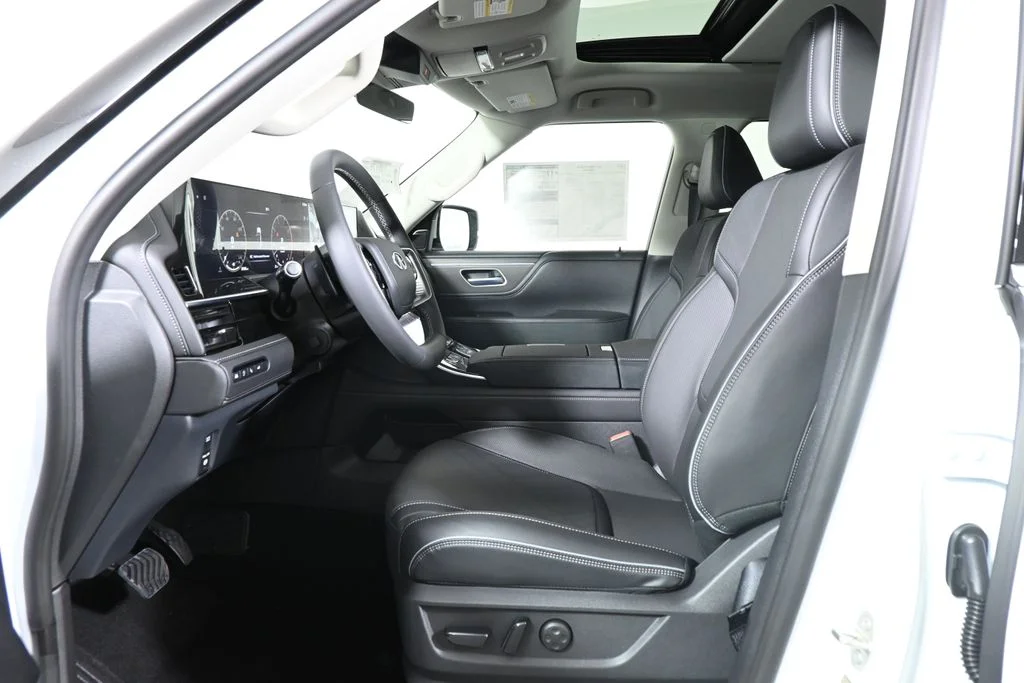 New 2027 White INFINITI LUXE image 3